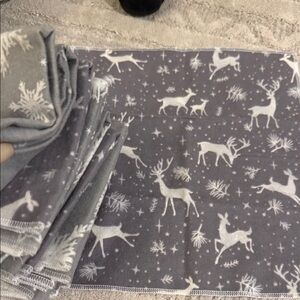 Gray Reindeer and snowflakes Patterned Cloth Set